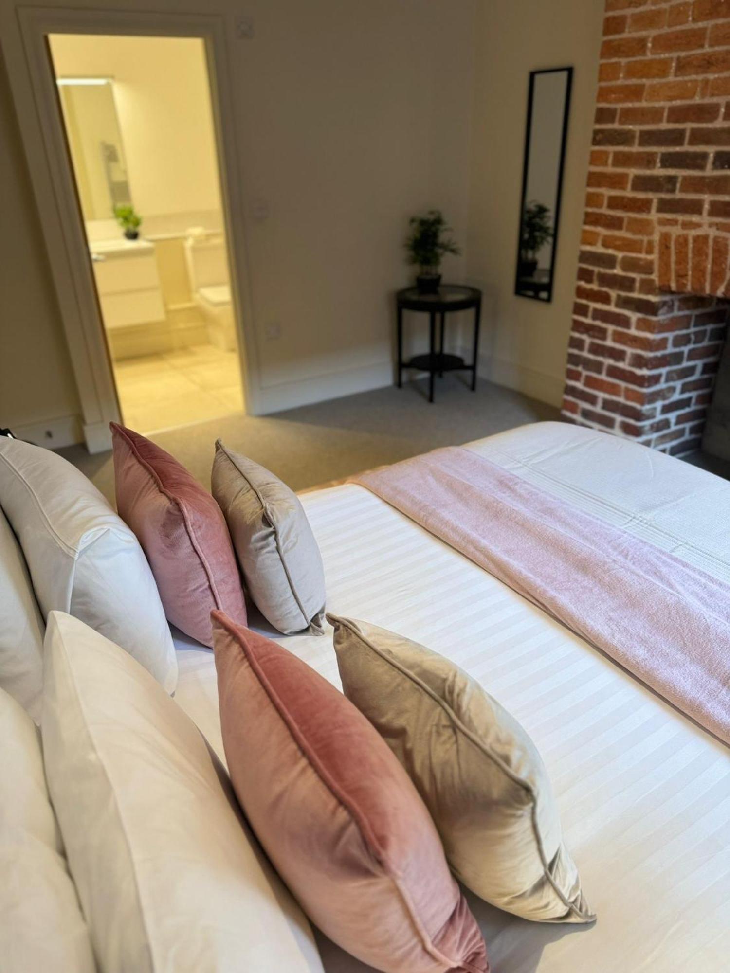 Osbourne House Pink 2 Bed, 2 And Half Bath Apartment Birmingham Ngoại thất bức ảnh