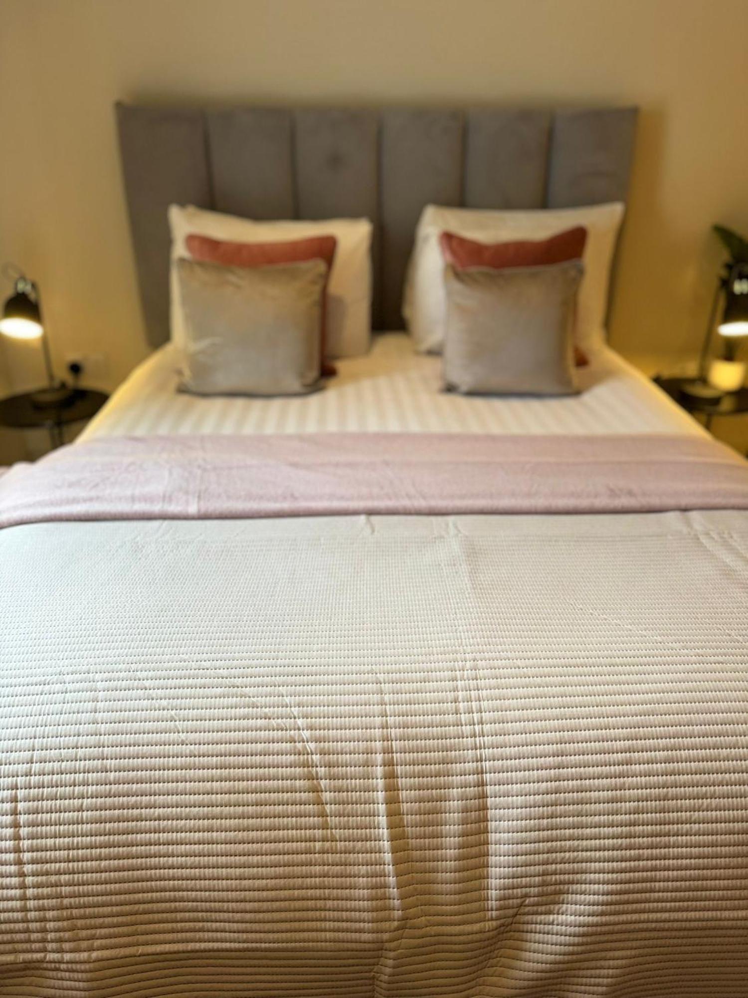 Osbourne House Pink 2 Bed, 2 And Half Bath Apartment Birmingham Ngoại thất bức ảnh